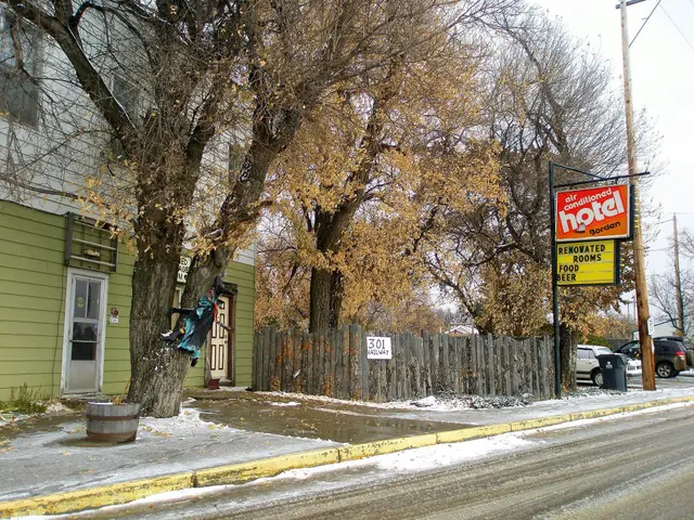 Borden hotel sign on Railway Street